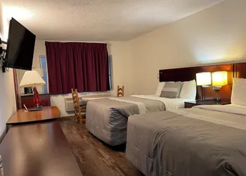 Travelers Beach Inn hotel thumbnail 3
