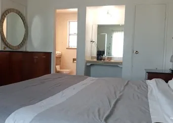 Travelers Beach Inn hotel thumbnail 4