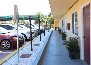 Motel 7 hotel thumbnail 3
