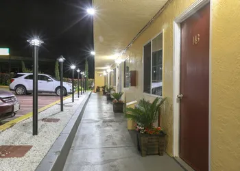 Motel 7 hotel thumbnail 4