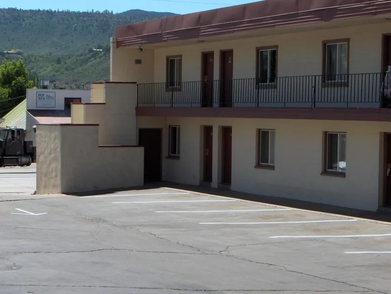 Budget INN hotel detail image 2