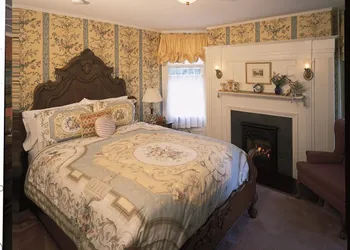 Ivy Lodge Bed & Breakfast hotel thumbnail 5