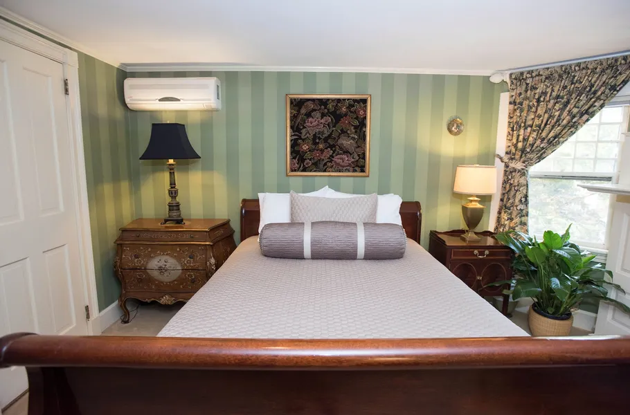 Ivy Lodge Bed & Breakfast hotel detail image 6
