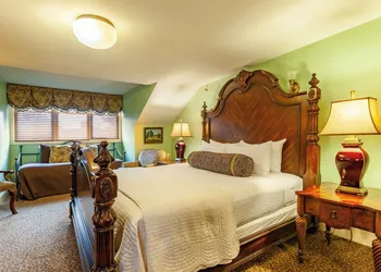 Ivy Lodge Bed & Breakfast hotel thumbnail 7
