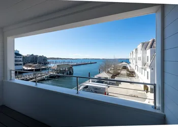 Harborside Inn hotel thumbnail 4