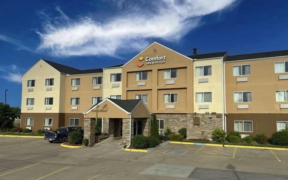 Comfort Inn & Suites Coralville - Iowa City near Iowa River Landing hotel detail image 2