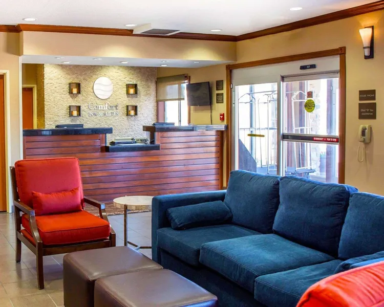 Comfort Inn & Suites Coralville - Iowa City near Iowa River Landing hotel detail image 6