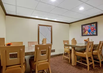 La Quinta Inn and Suites by Wyndham Miami Cutler Bay hotel thumbnail 2