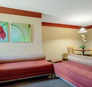 La Quinta Inn and Suites by Wyndham Miami Cutler Bay hotel detail image 4