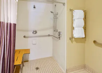 La Quinta Inn and Suites by Wyndham Miami Cutler Bay hotel thumbnail 6