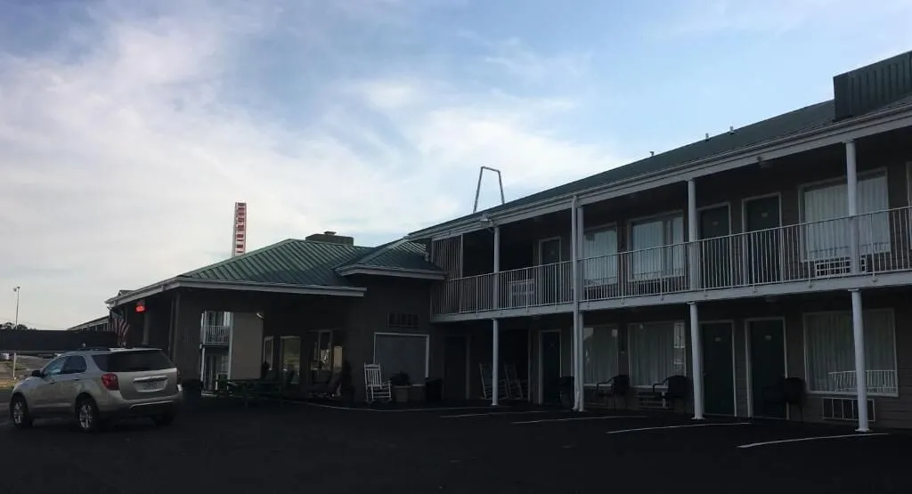 Oak Grove Inn hotel detail image 6