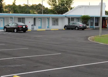 Royal Inn Motel hotel thumbnail 2