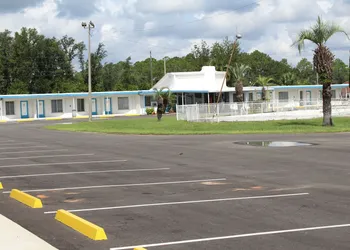 Royal Inn Motel hotel thumbnail 3