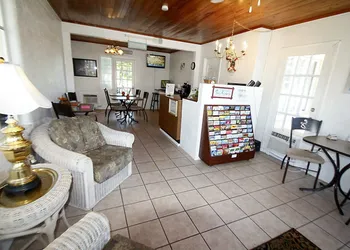 Island Breeze Inn hotel thumbnail 5