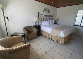 Island Breeze Inn hotel thumbnail 6