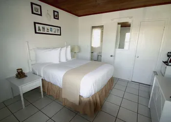 Island Breeze Inn hotel thumbnail 7