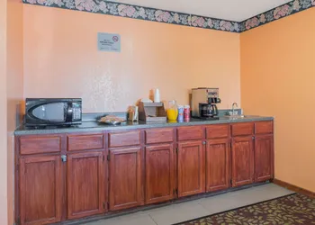 Knights Inn Ferguson MO hotel thumbnail 5