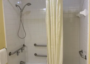 Relax Inn & Suites hotel thumbnail 8