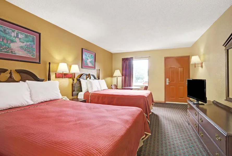 Travelodge by Wyndham Forest Park Atlanta South hotel detail image 6