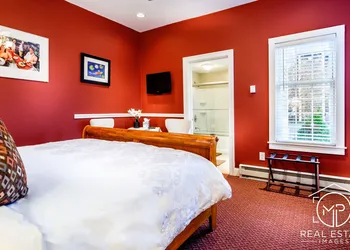 Bouchard Inn & Restaurant hotel thumbnail 6