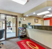 Econo Lodge Urbandale hotel detail image 3