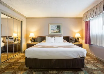 Quality Inn Hurricane Mills I-40 hotel thumbnail 5