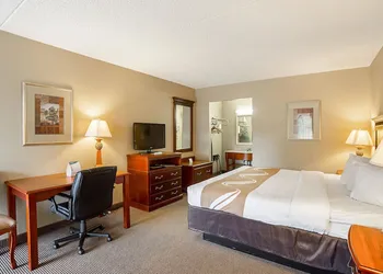 Quality Inn Hurricane Mills I-40 hotel thumbnail 6