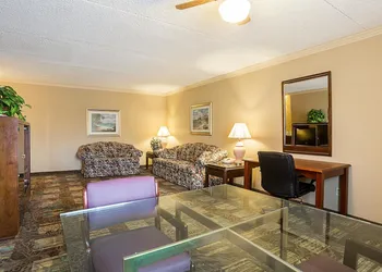 Quality Inn Hurricane Mills I-40 hotel thumbnail 8