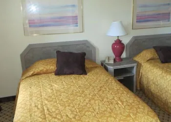 Amber Inn hotel thumbnail 6