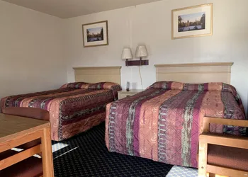 Surrey Motel hotel thumbnail 3