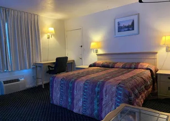 Surrey Motel hotel thumbnail 7