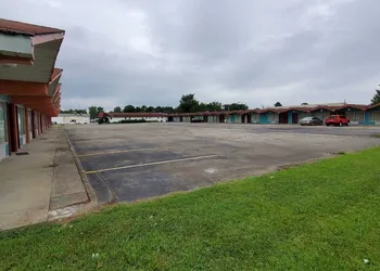 Gray Plaza Motel hotel thumbnail 5