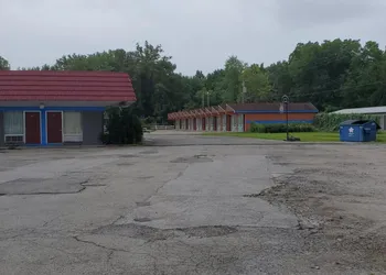 Gray Plaza Motel hotel thumbnail 8