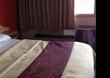 Rodeway Inn Fort Wayne hotel thumbnail 3