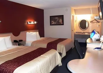 Rodeway Inn Fort Wayne hotel thumbnail 8