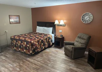 Southfork Motel and Grill hotel thumbnail 7