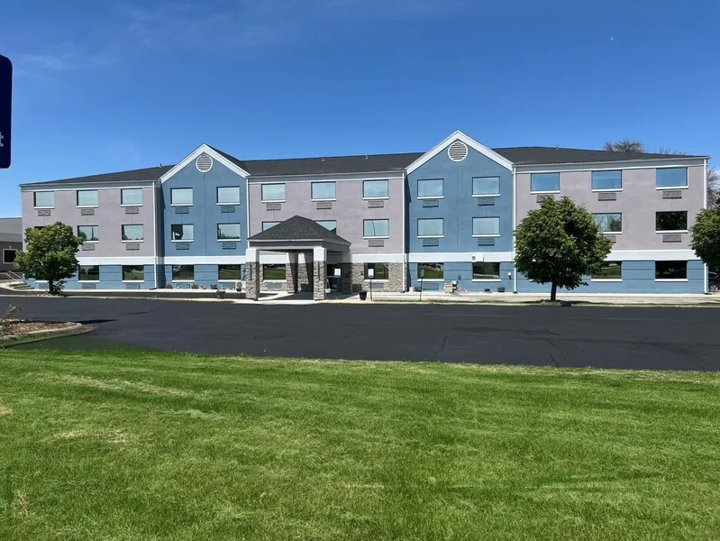 Comfort Inn & Suites Mason City - Clear Lake hotel detail image 2