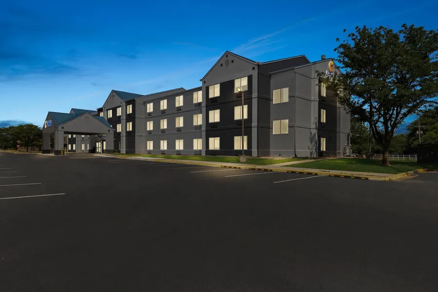 Comfort Inn & Suites Olathe - Kansas City hotel detail image 6