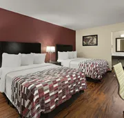 Red Roof Inn & Suites Cave City hotel detail image 5