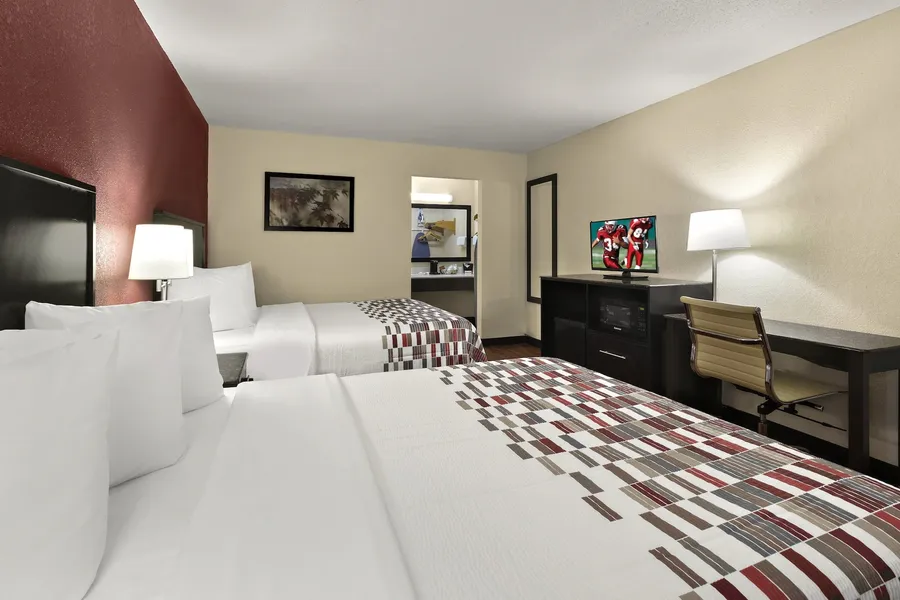 Red Roof Inn & Suites Cave City hotel detail image 6