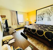 Super 8 by Wyndham Elizabethtown hotel detail image 3