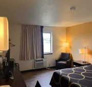 Super 8 by Wyndham Elizabethtown hotel detail image 7