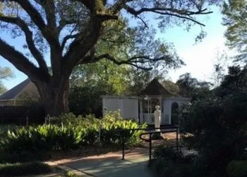 Historic Michabelle Inn hotel thumbnail 3