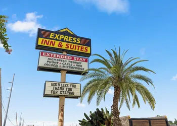 Express Inn and Suites hotel thumbnail 3