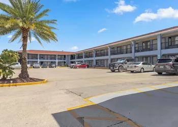 Express Inn and Suites hotel thumbnail 4