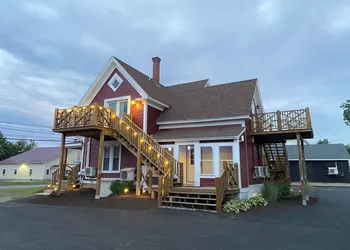 The Whitetail and Suites hotel thumbnail 6