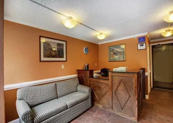 Scottish Inn hotel thumbnail 3