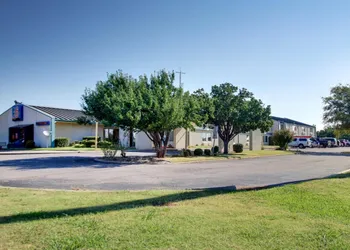 Quality Inn Shawnee North I-40 hotel thumbnail 7