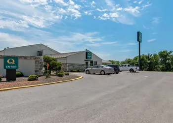Quality Inn Shawnee North I-40 hotel thumbnail 4