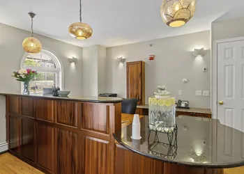 Sea Rose Suites hotel thumbnail 6